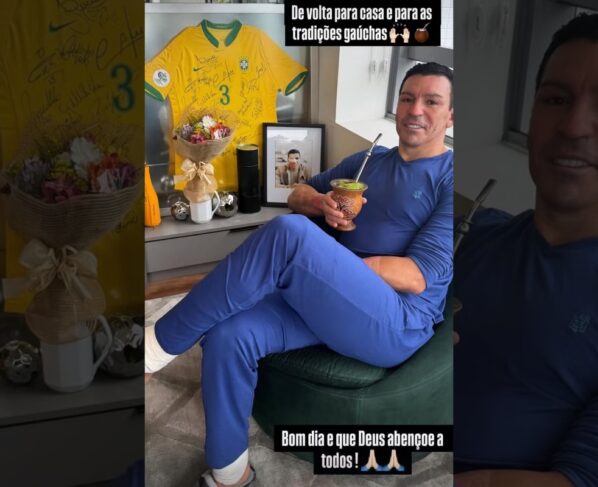 Imagem colorida do ex-zagueiro Lúcio